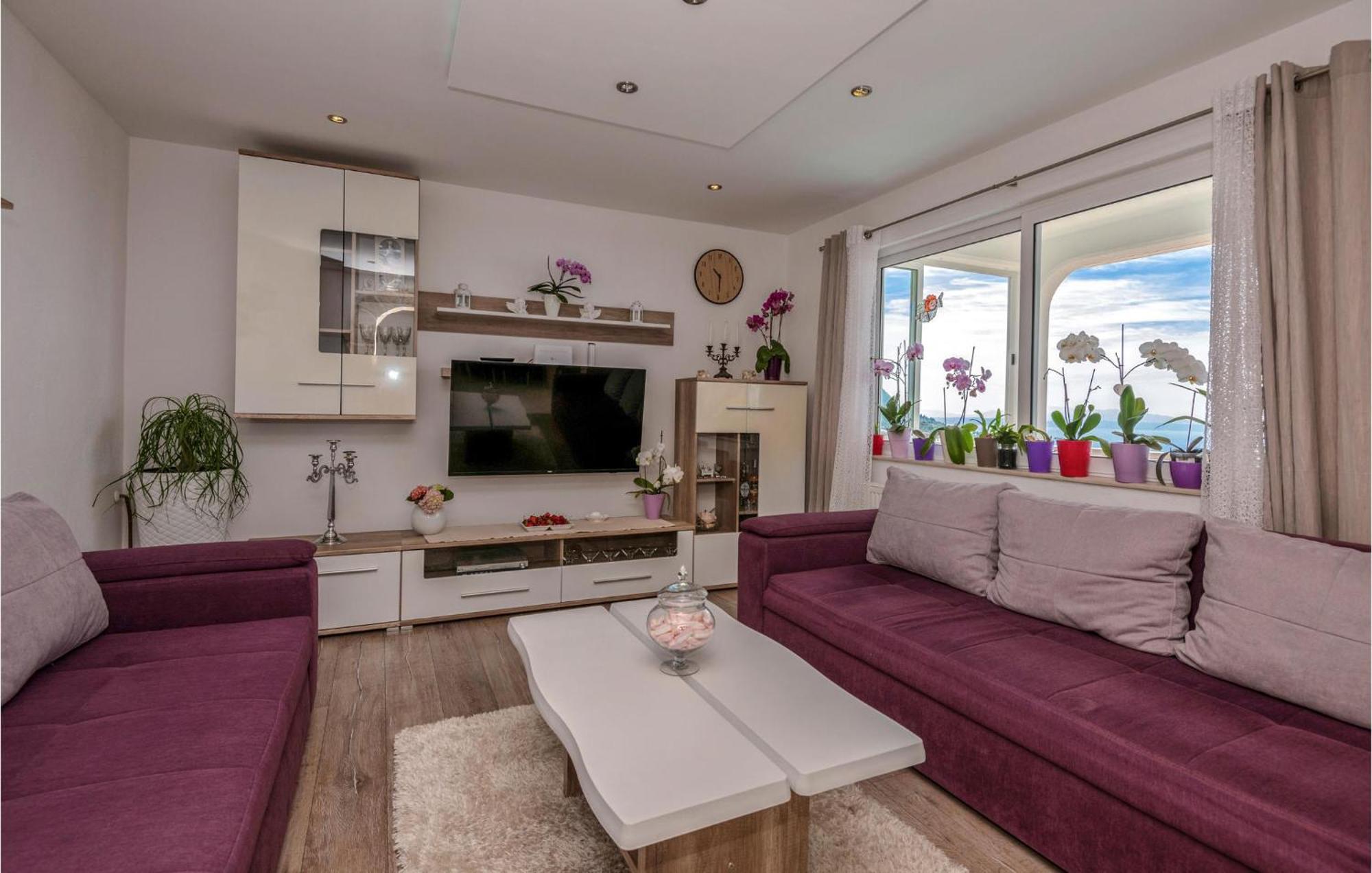 Cozy Apartment In Makarska With Jacuzzi Zewnętrze zdjęcie